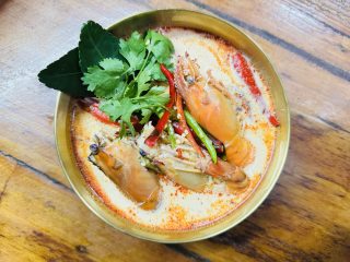 Tom Yum Kung mit Cremige Suppe